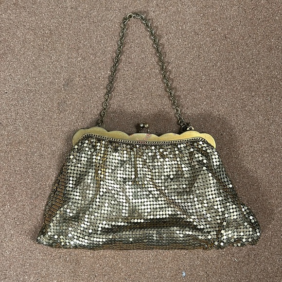 Very vintage gold Whiting & Davis small cocktail mesh bag with chain strap - Picture 3 of 16